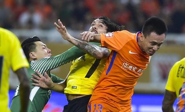  尤文图斯主场失利，争冠形势急转直下  